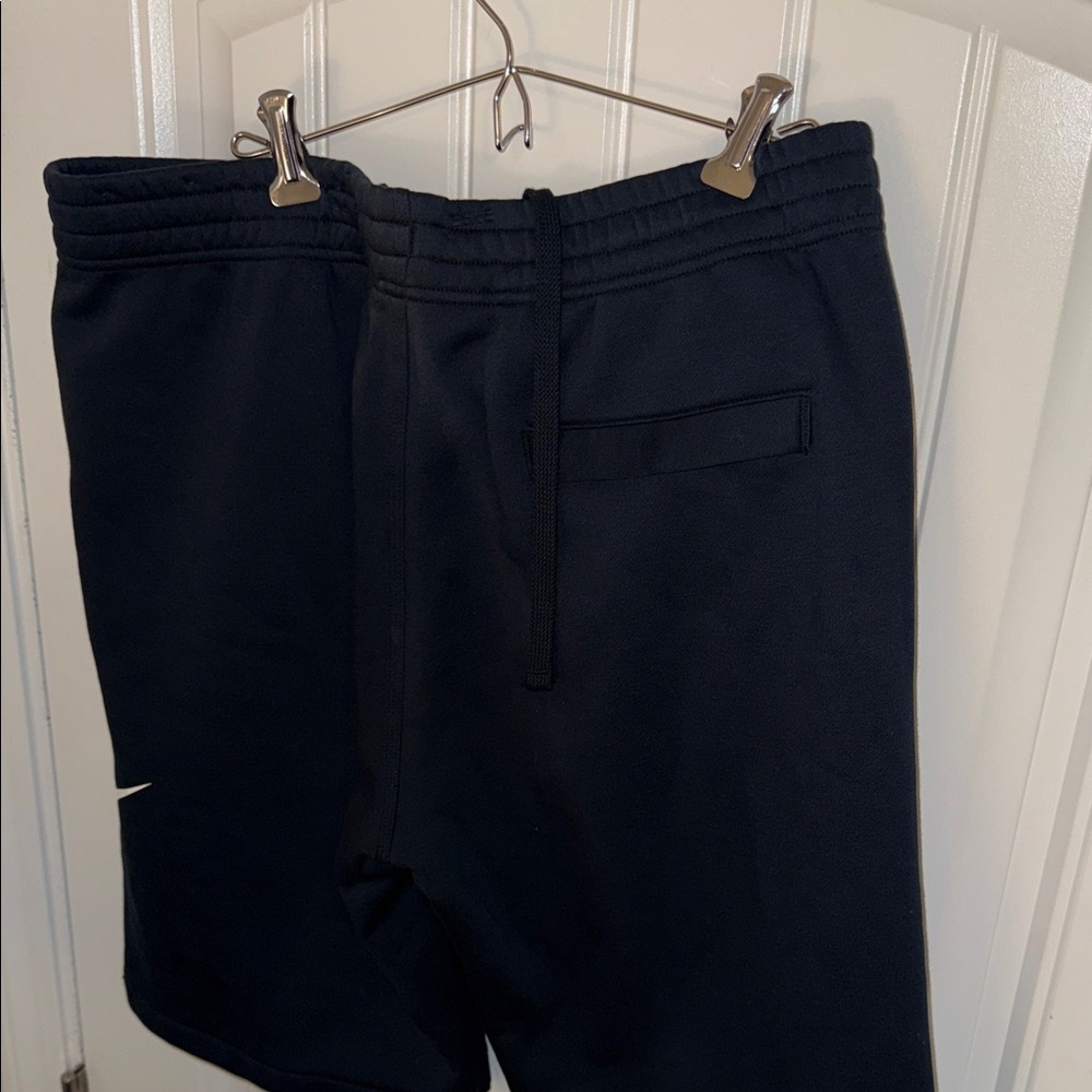 Nike Black Men's Shorts with White Swoosh - Picture 7 of 8